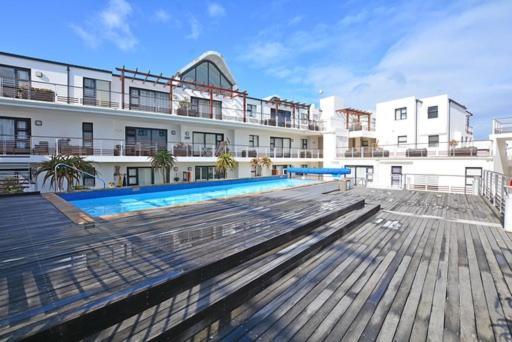 Luxury Beachfront In Big Bay- 2 Bedroom Apartment Bloubergstrand