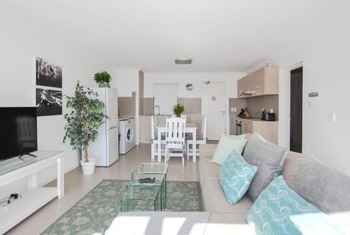 Luxury Beachfront In Big Bay- 2 Bedroom * Bloubergstrand