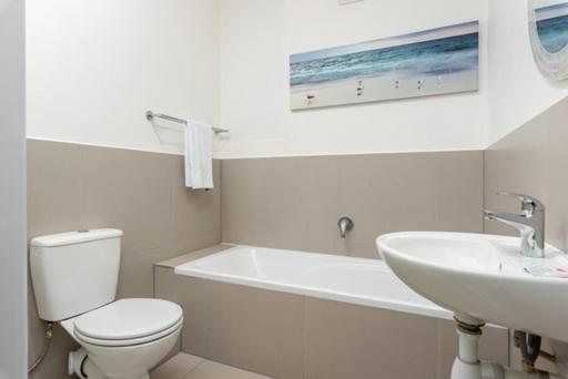 Luxury Beachfront In Big Bay- 2 Bedroom Bloubergstrand