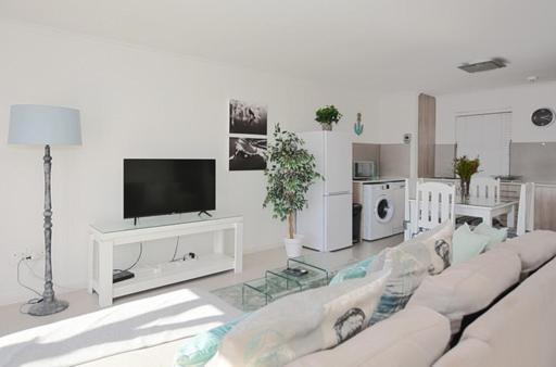 Luxury Beachfront In Big Bay- 2 Bedroom Bloubergstrand