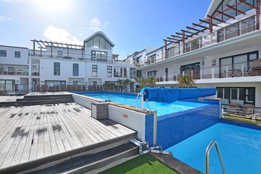 Luxury Beachfront In Big Bay- 2 Bedroom Bloubergstrand